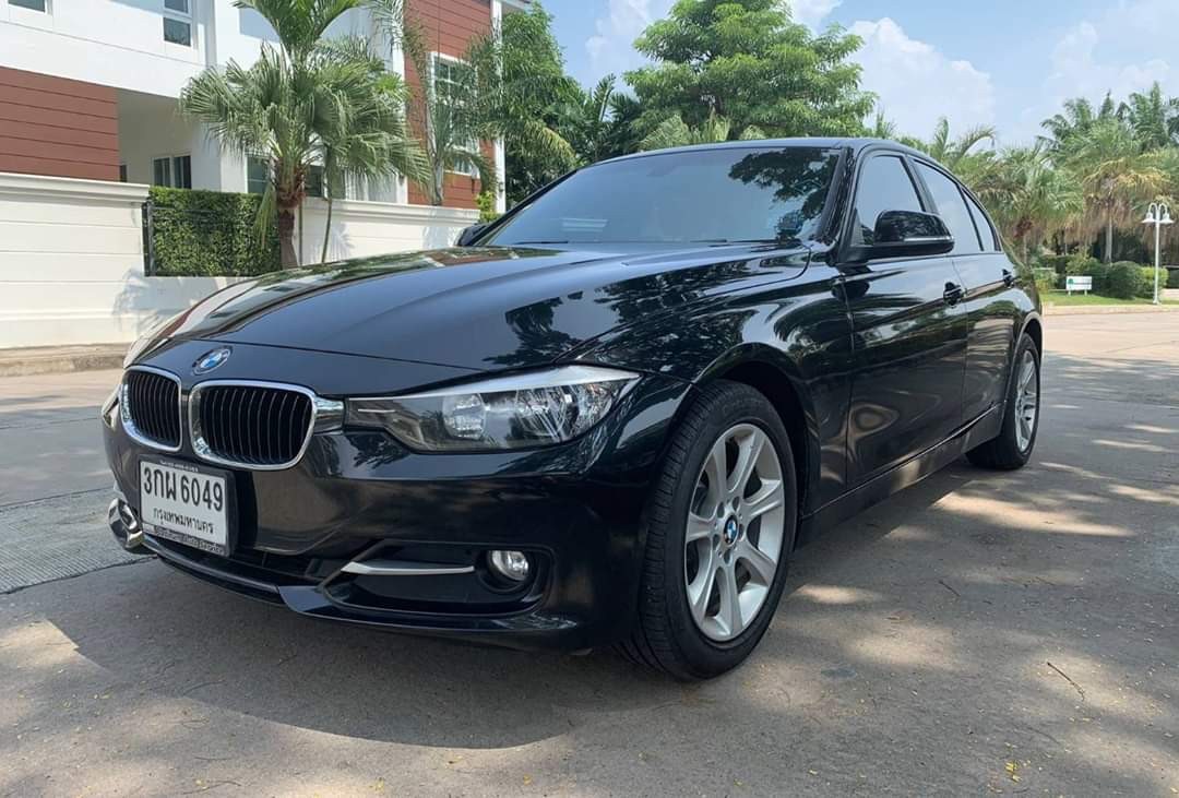 BMW 3 Series Gen6 F30 320i ปี 2014 สีดำ (รูปที่ 13)