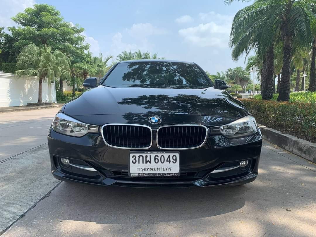 BMW 3 Series Gen6 F30 320i ปี 2014 สีดำ (รูปที่ 2)