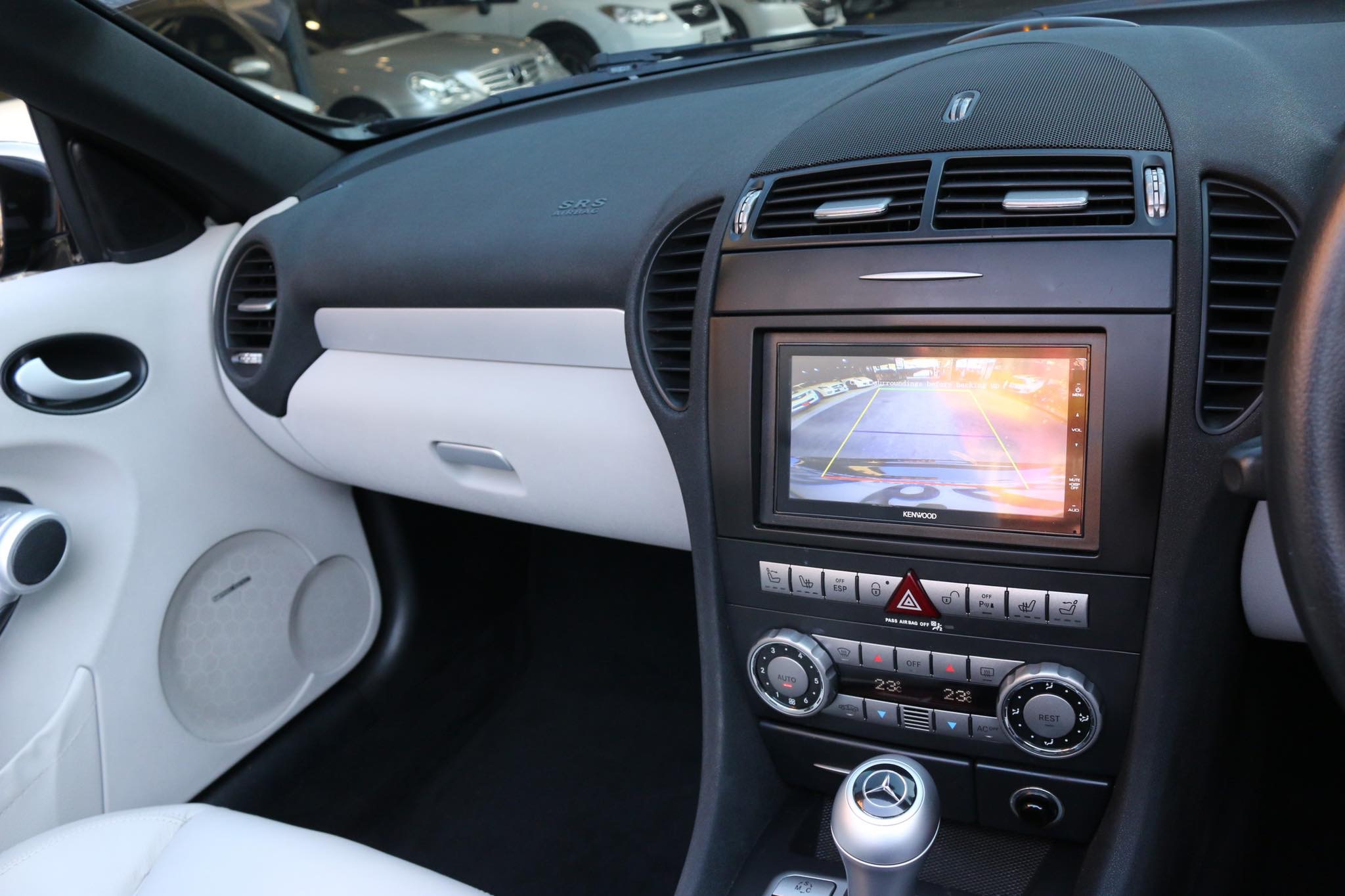 Mercedes-Benz SLK-Class R171 SLK200 ปี 2006 สีดำ (รูปที่ 14)