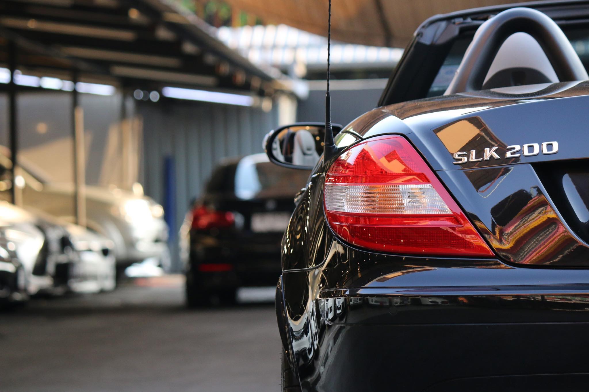 Mercedes-Benz SLK-Class R171 SLK200 ปี 2006 สีดำ (รูปที่ 6)