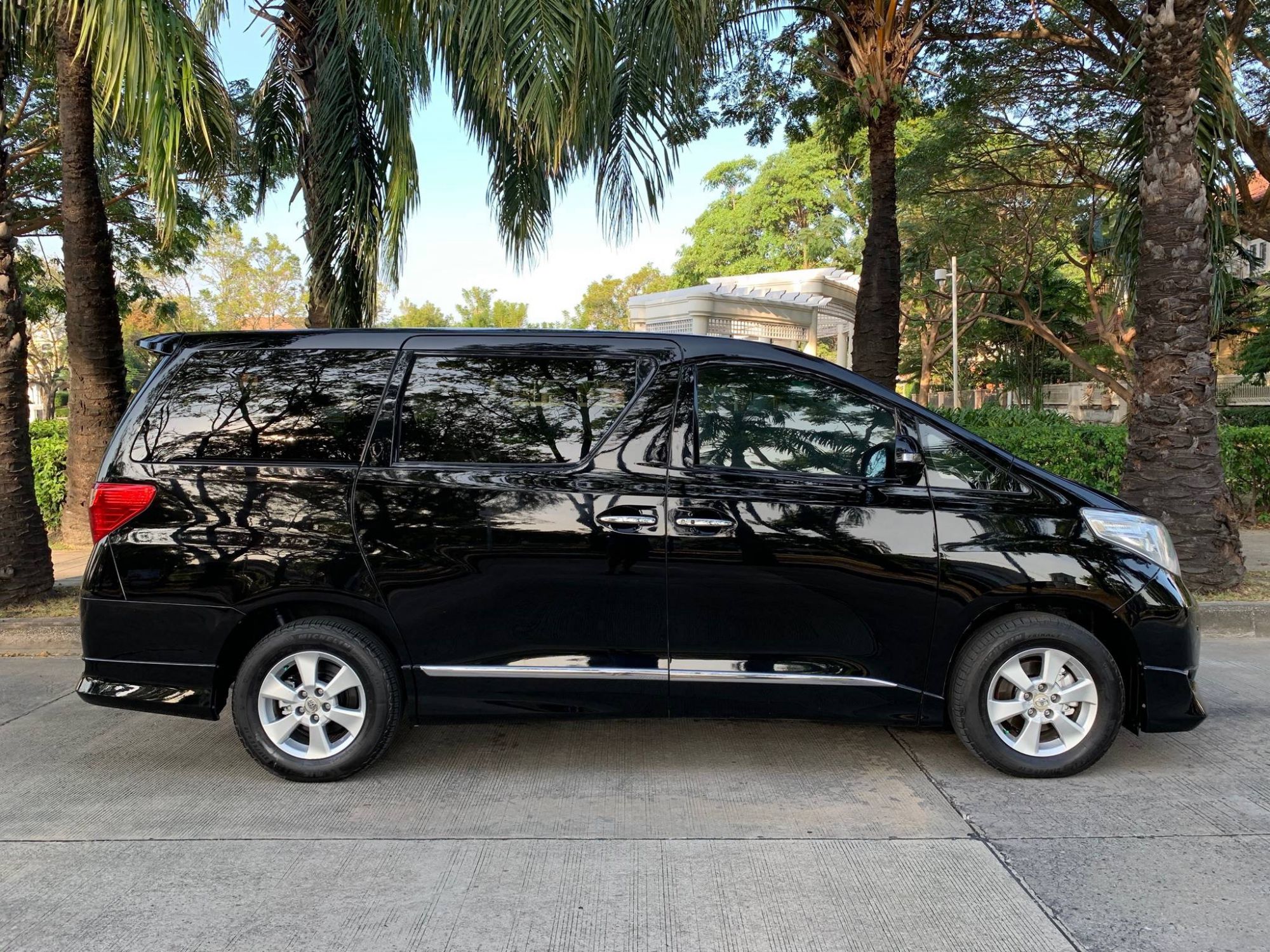 Toyota Alphard ปี 2009 สีดำ (รูปที่ 15)