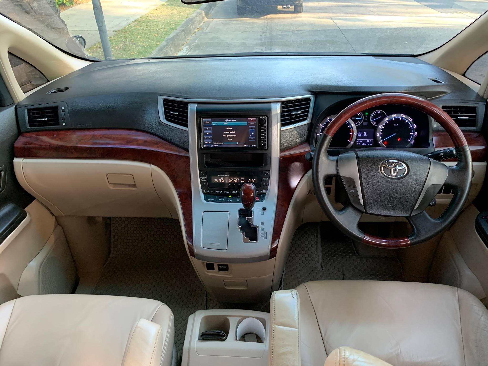 Toyota Alphard ปี 2009 สีดำ (รูปที่ 3)