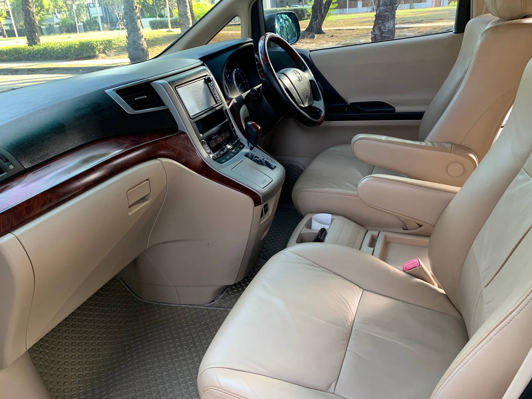 Toyota Alphard ปี 2009 สีดำ (รูปที่ 4)