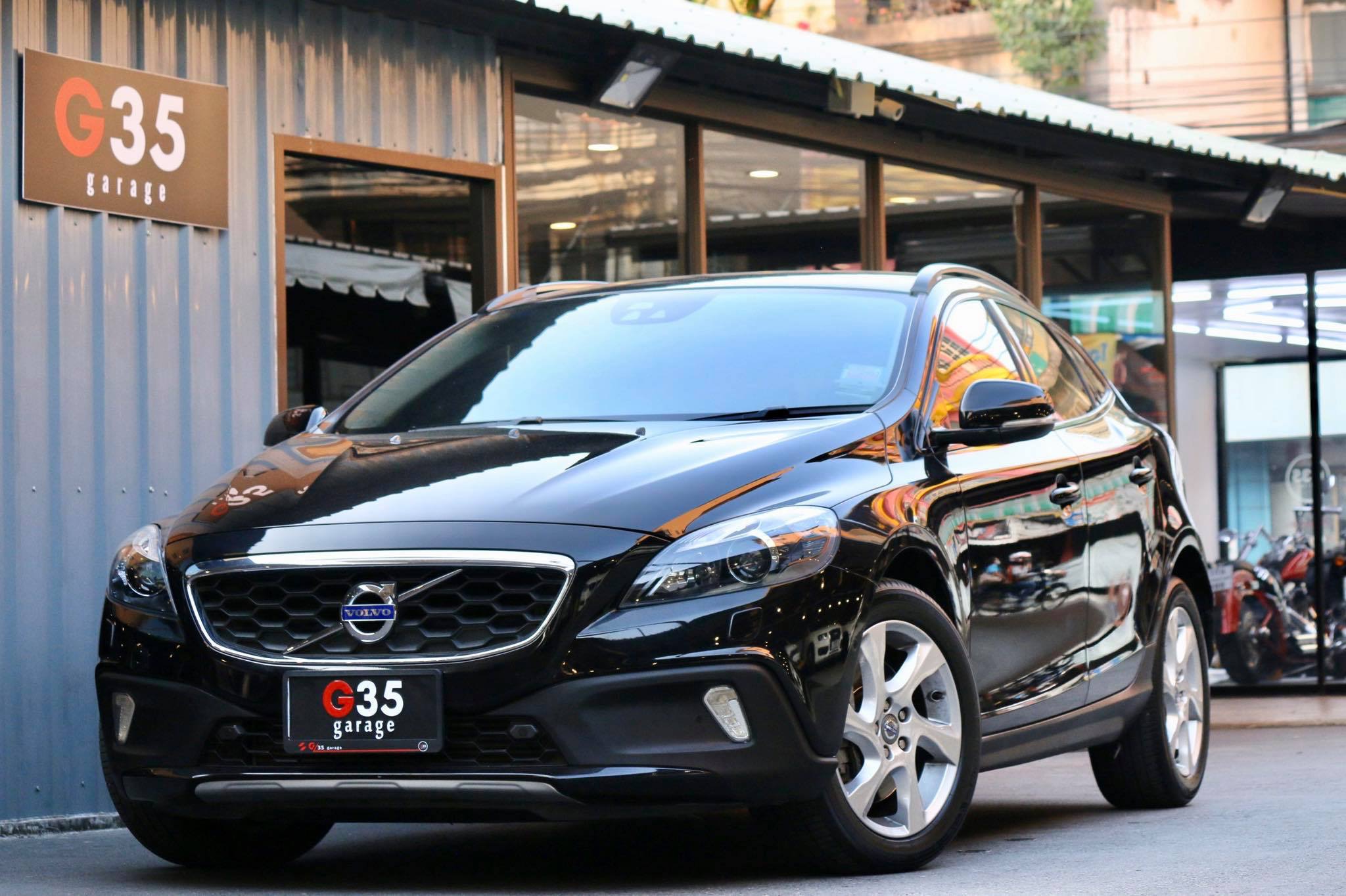 Volvo V40 ปี 2014 สีดำ
