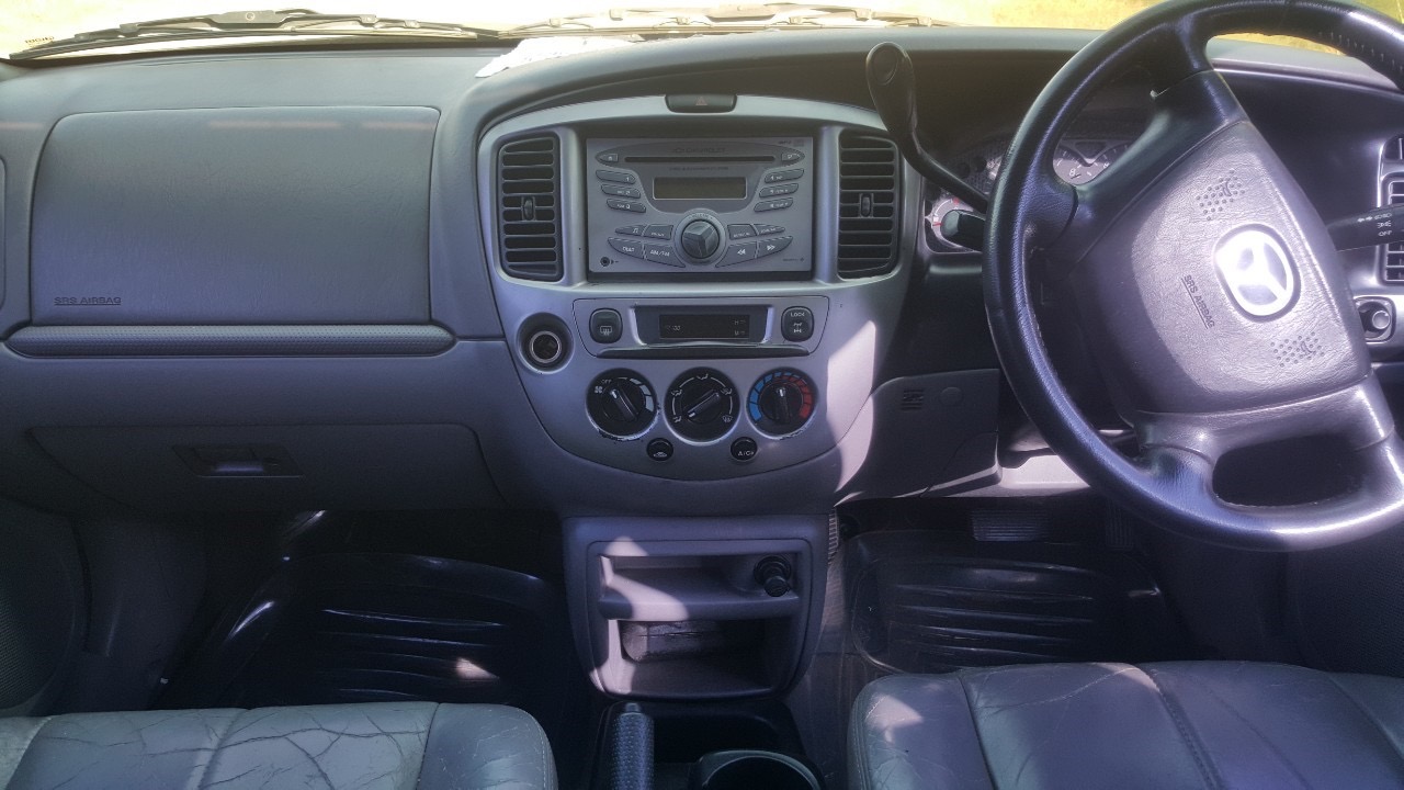 Mazda Tribute ปี 2004 สีอื่นๆ (รูปที่ 8)