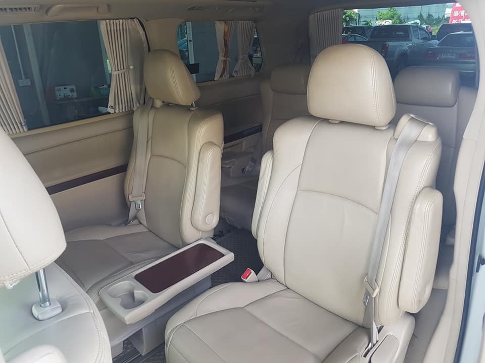 Toyota Alphard ปี 2009 สีขาว