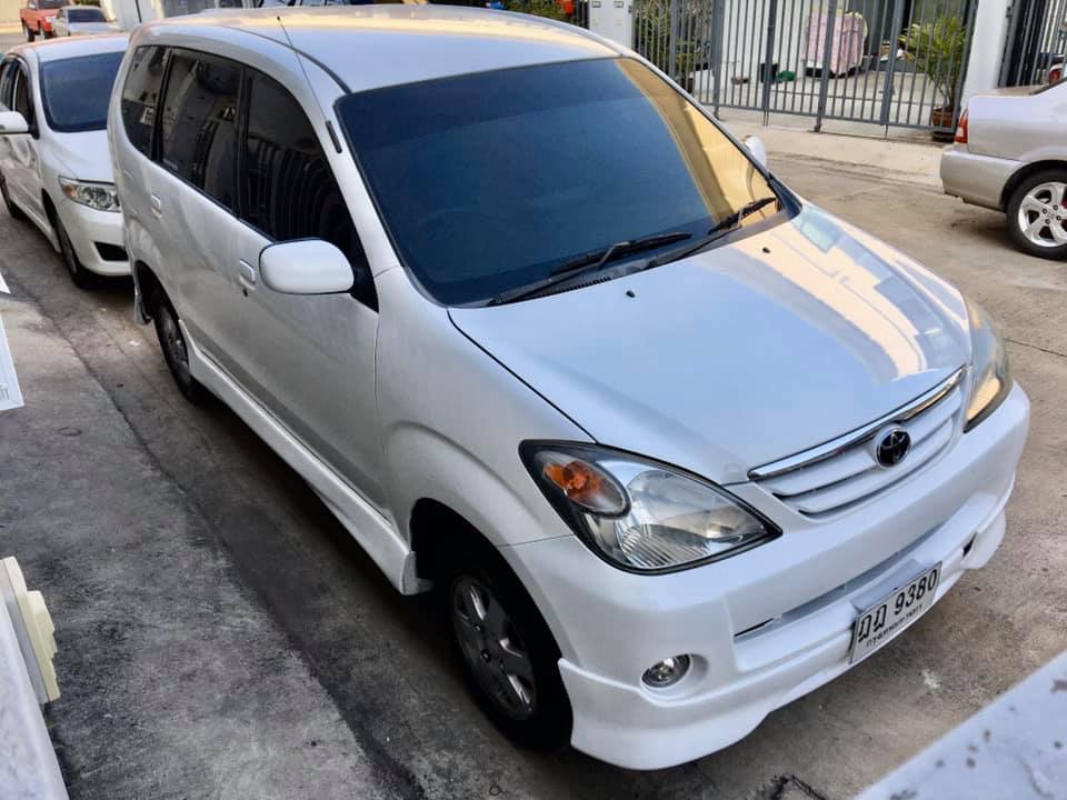 Toyota Avanza ปี 2005 สีขาว (รูปที่ 2)