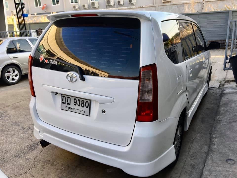 Toyota Avanza ปี 2005 สีขาว (รูปที่ 4)