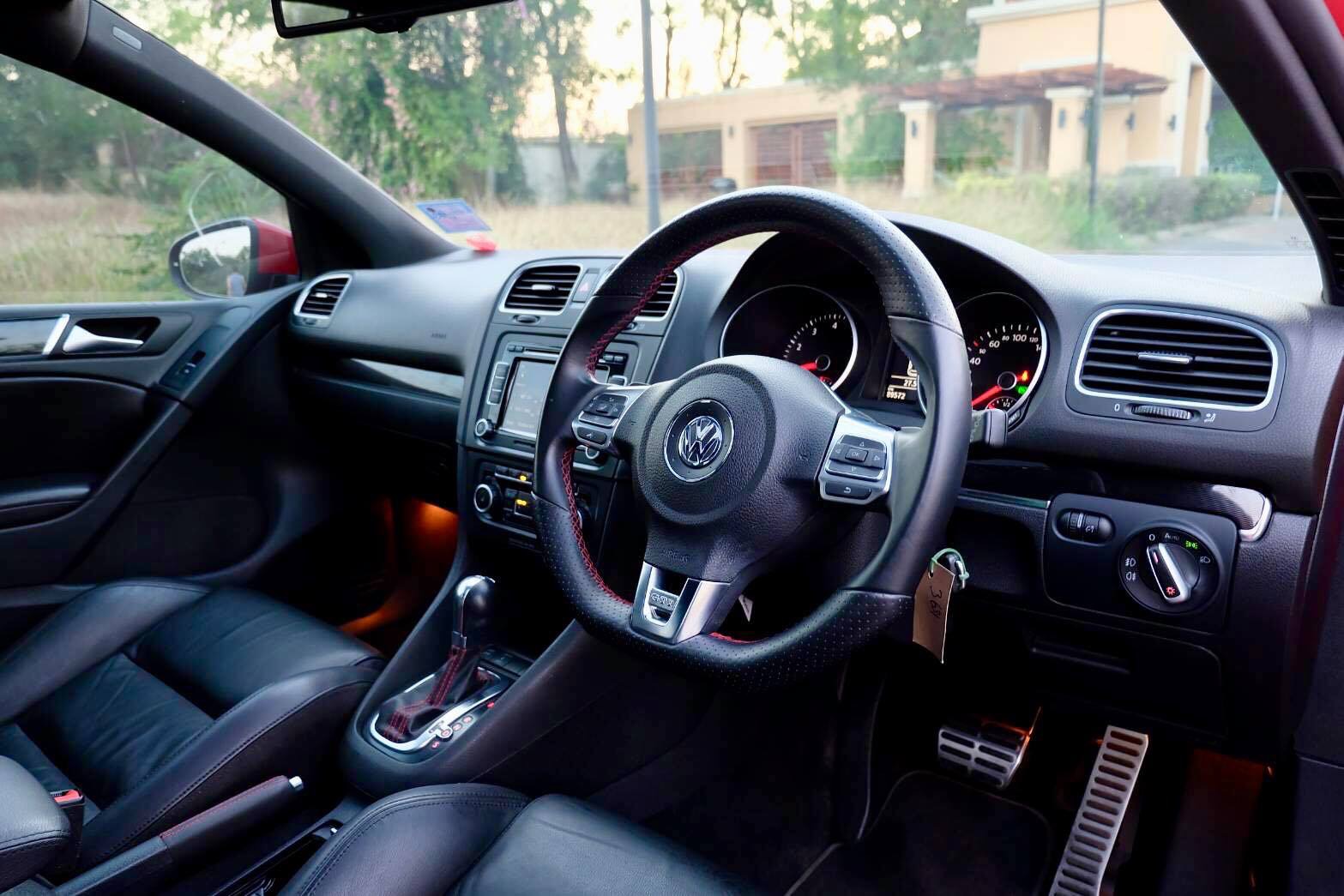 Volkswagen Golf MK6 ปี 2010 สีแดง (รูปที่ 11)