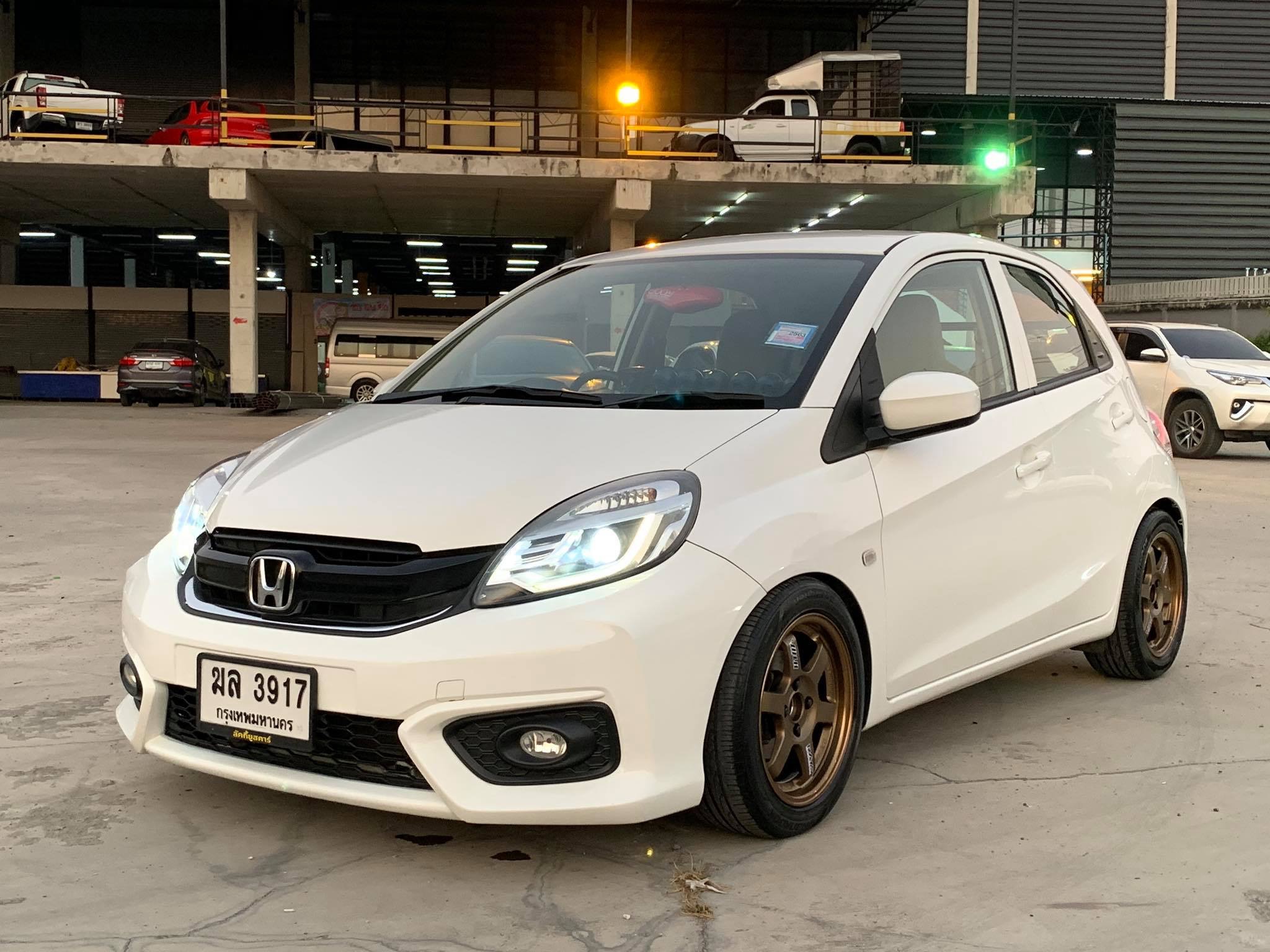 Honda Brio ปี 2012 สีขาว (รูปที่ 10)