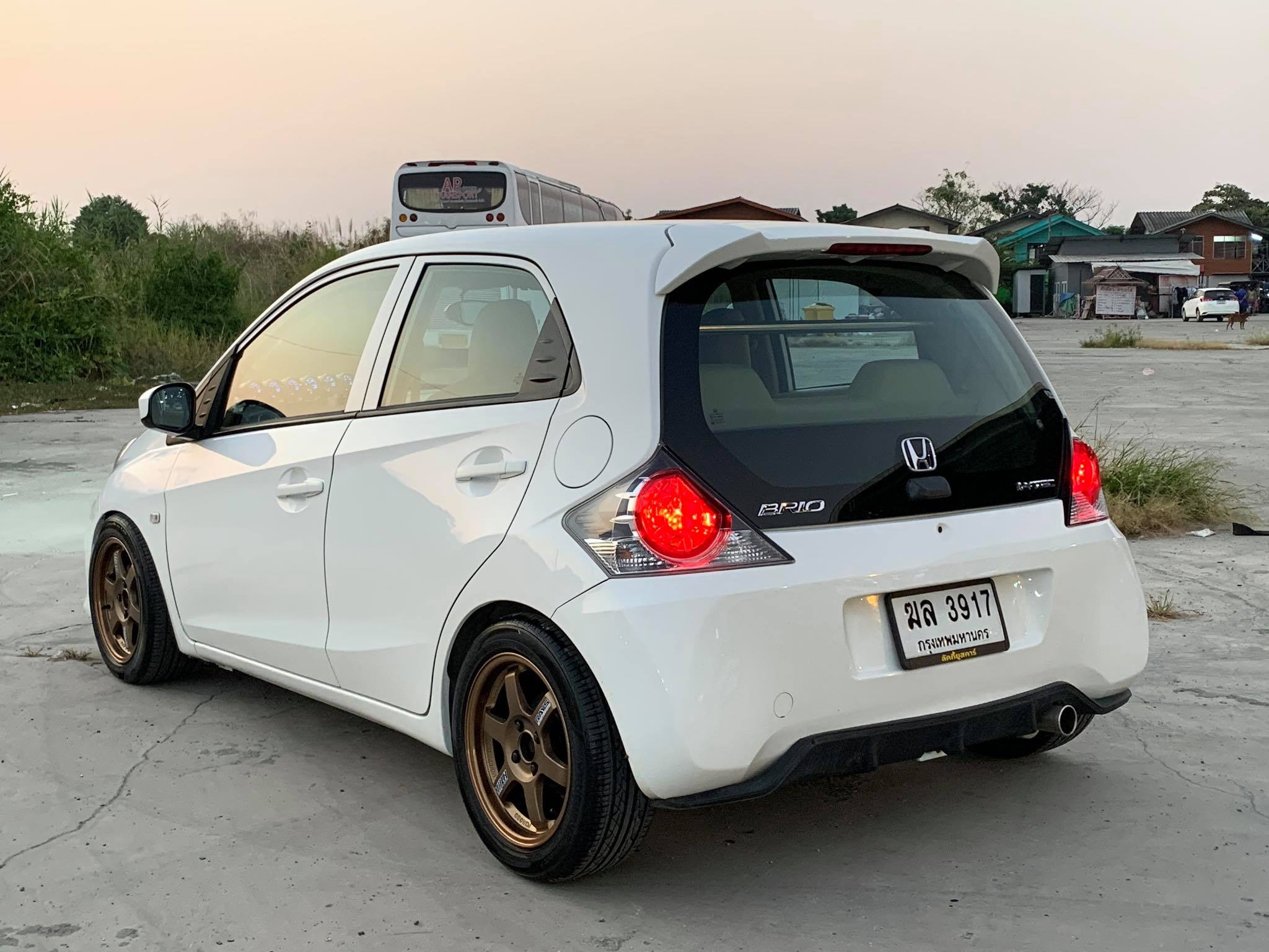 Honda Brio ปี 2012 สีขาว (รูปที่ 11)