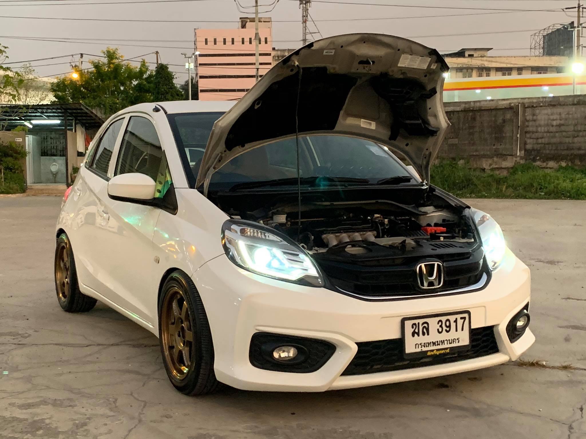 Honda Brio ปี 2012 สีขาว (รูปที่ 2)