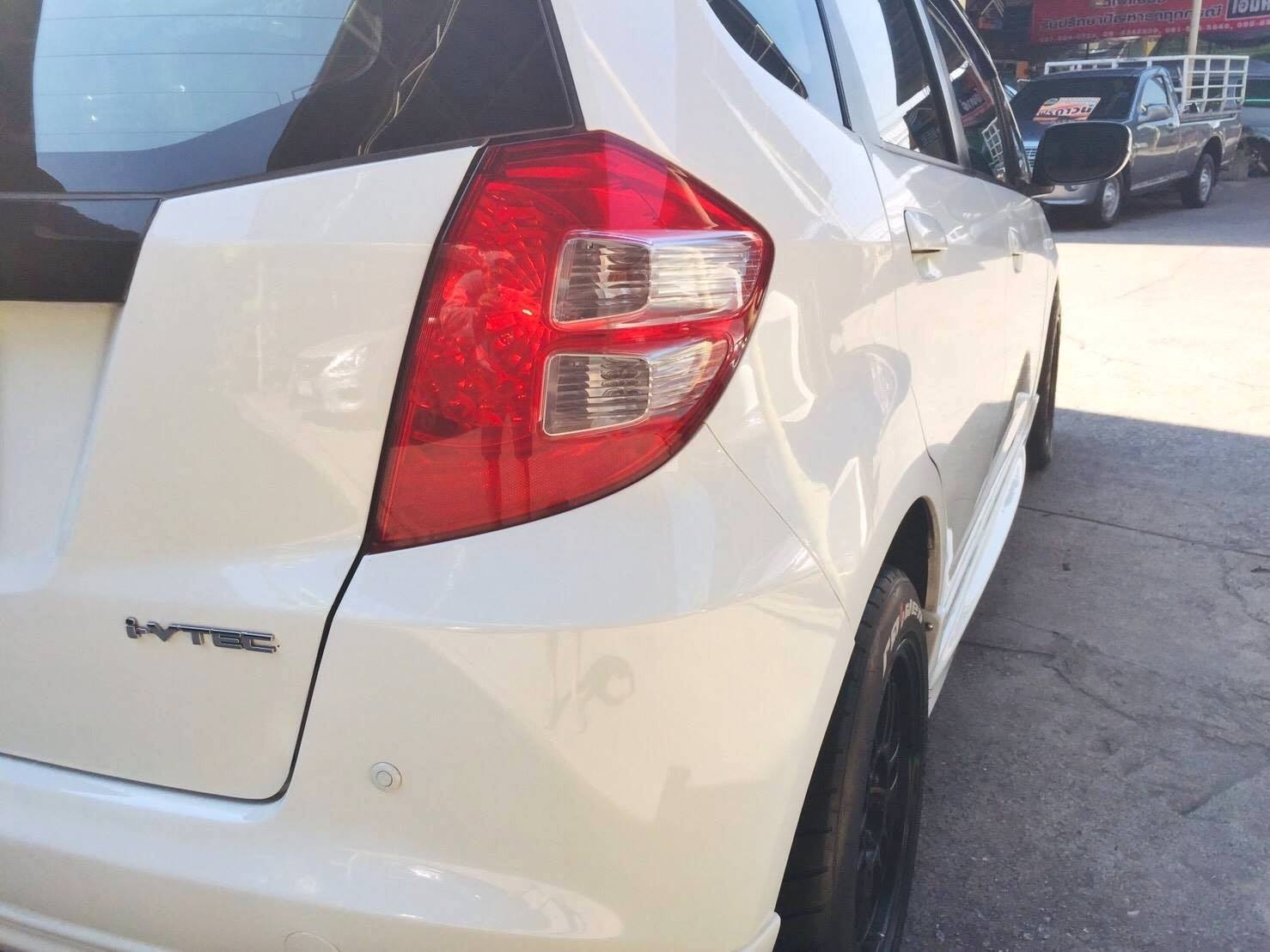 Honda Jazz GE ปี 2011 สีขาว (รูปที่ 7)