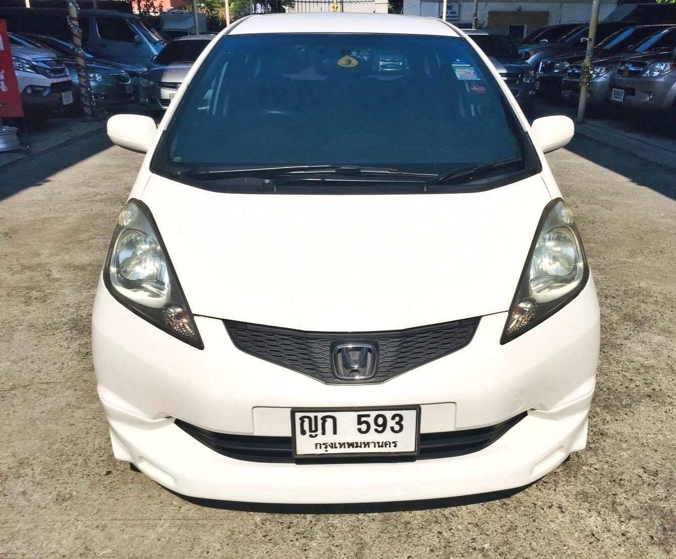 Honda Jazz GE ปี 2011 สีขาว