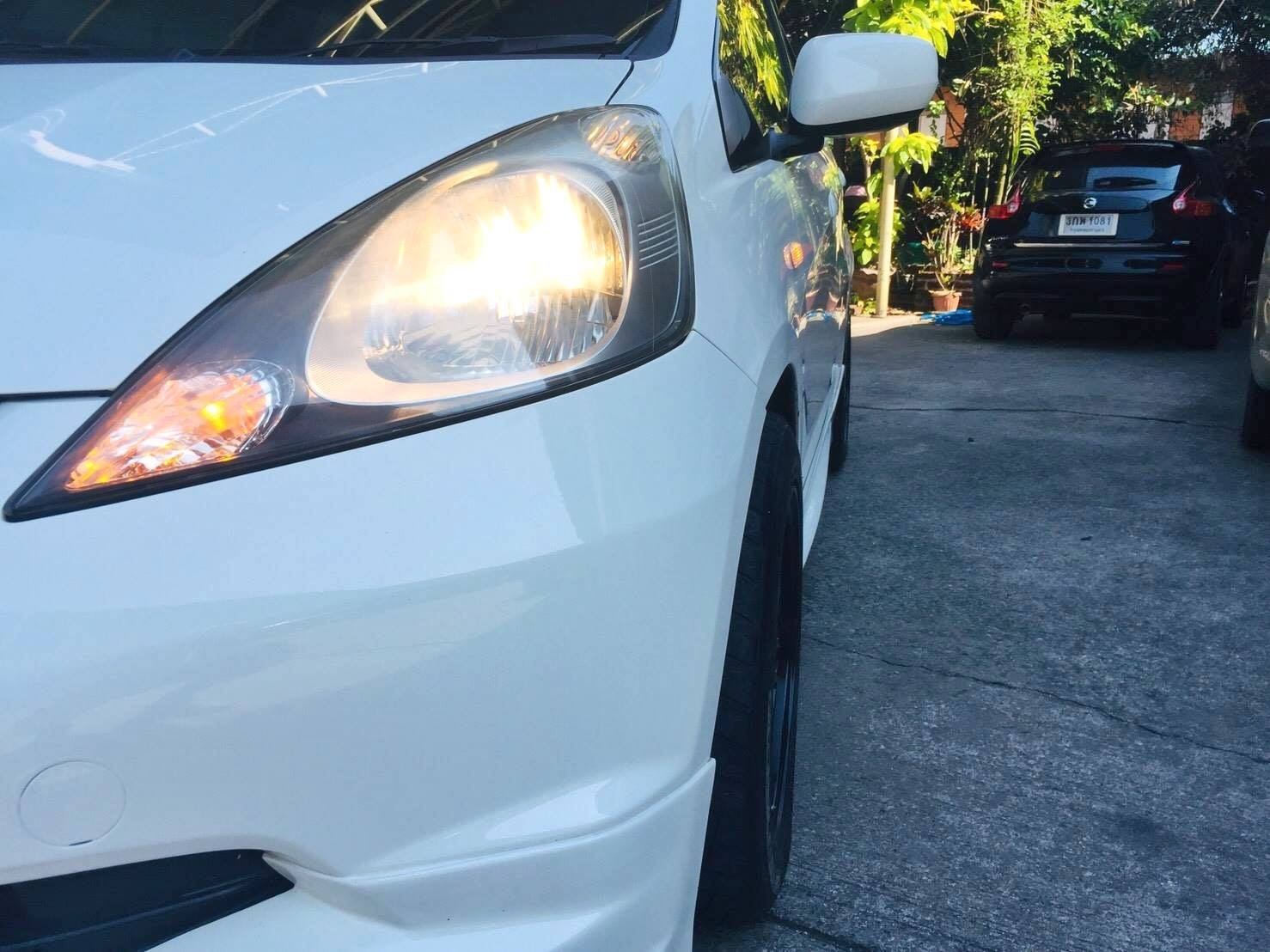Honda Jazz GE ปี 2011 สีขาว (รูปที่ 11)