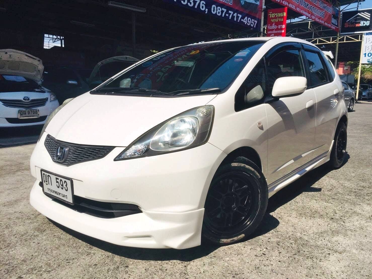 Honda Jazz GE ปี 2011 สีขาว