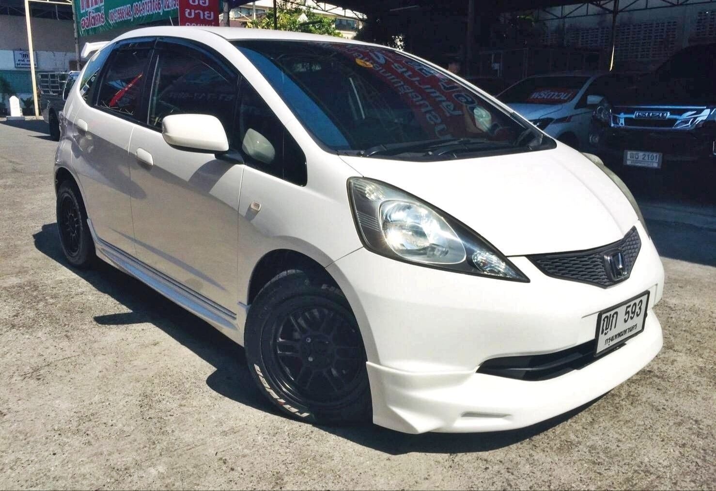 Honda Jazz GE ปี 2011 สีขาว
