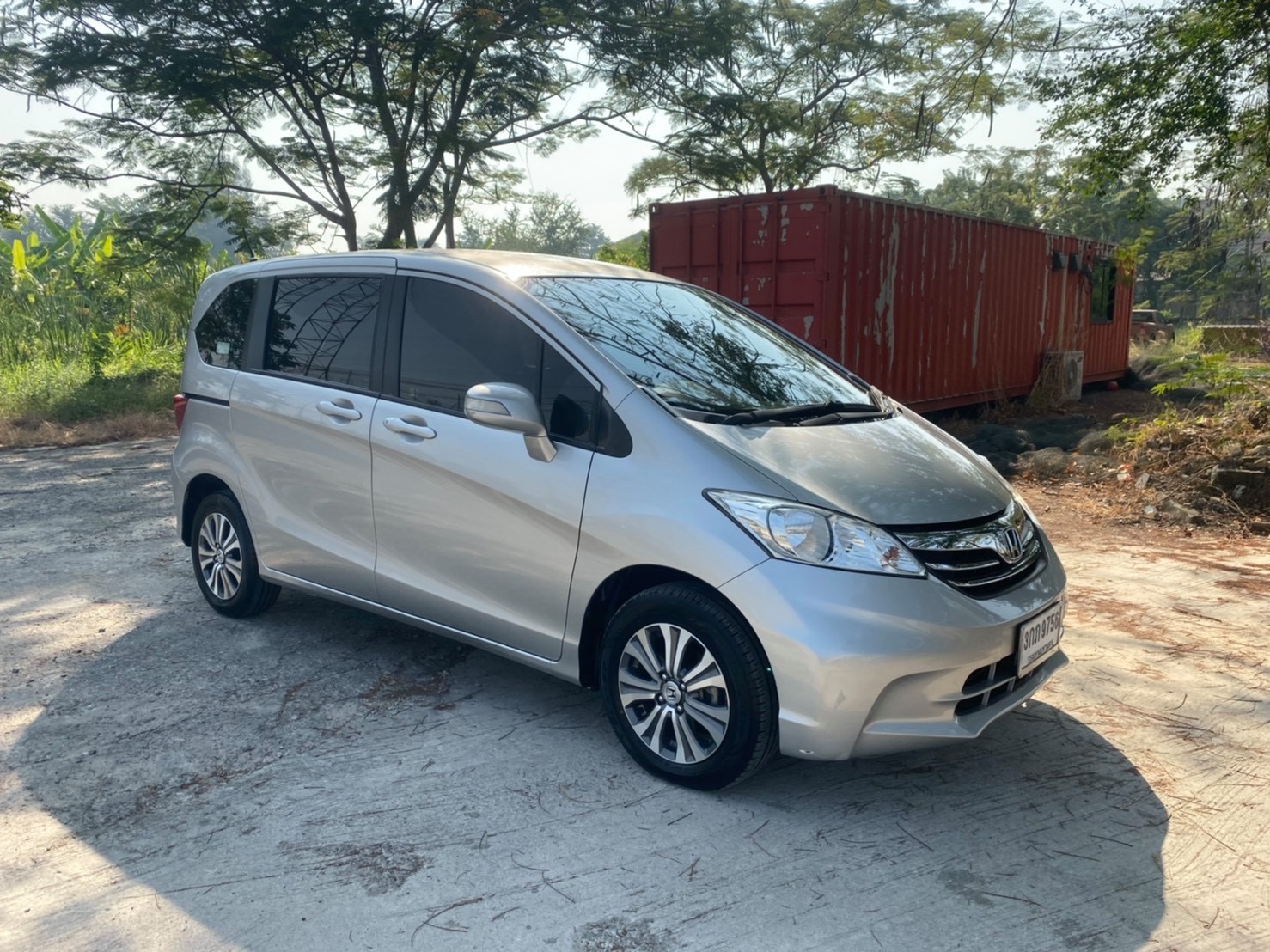 Honda Freed ปี 2014 สีเทา (รูปที่ 2)