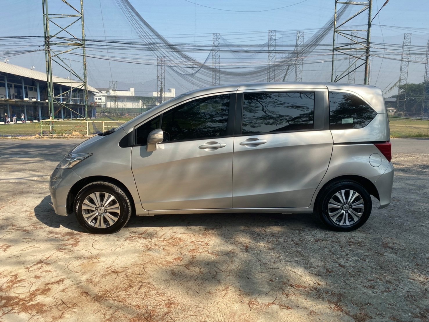 Honda Freed ปี 2014 สีเทา (รูปที่ 3)