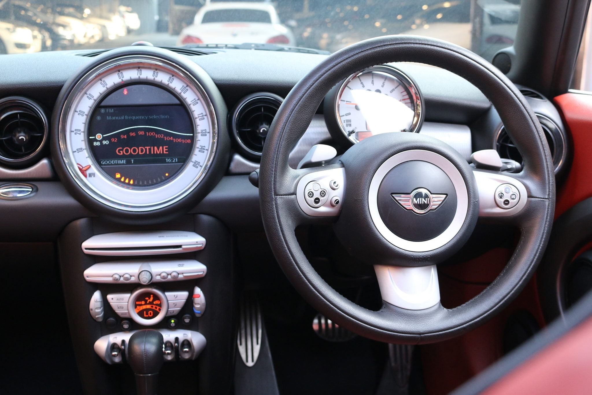 Mini Hatch (Cooper) Gen2 R56 ปี 2008 สีขาว (รูปที่ 11)