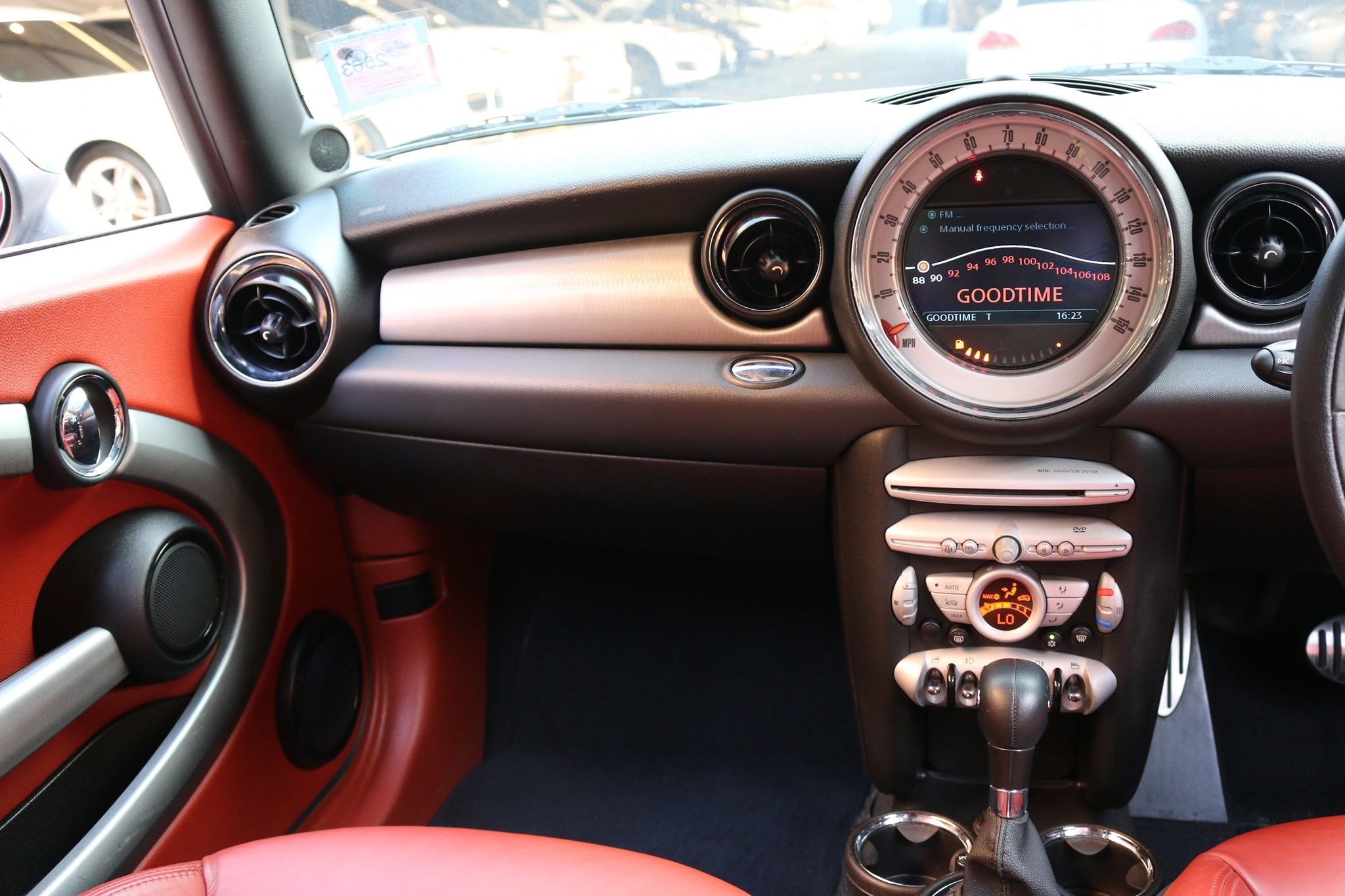 Mini Hatch (Cooper) Gen2 R56 ปี 2008 สีขาว (รูปที่ 17)