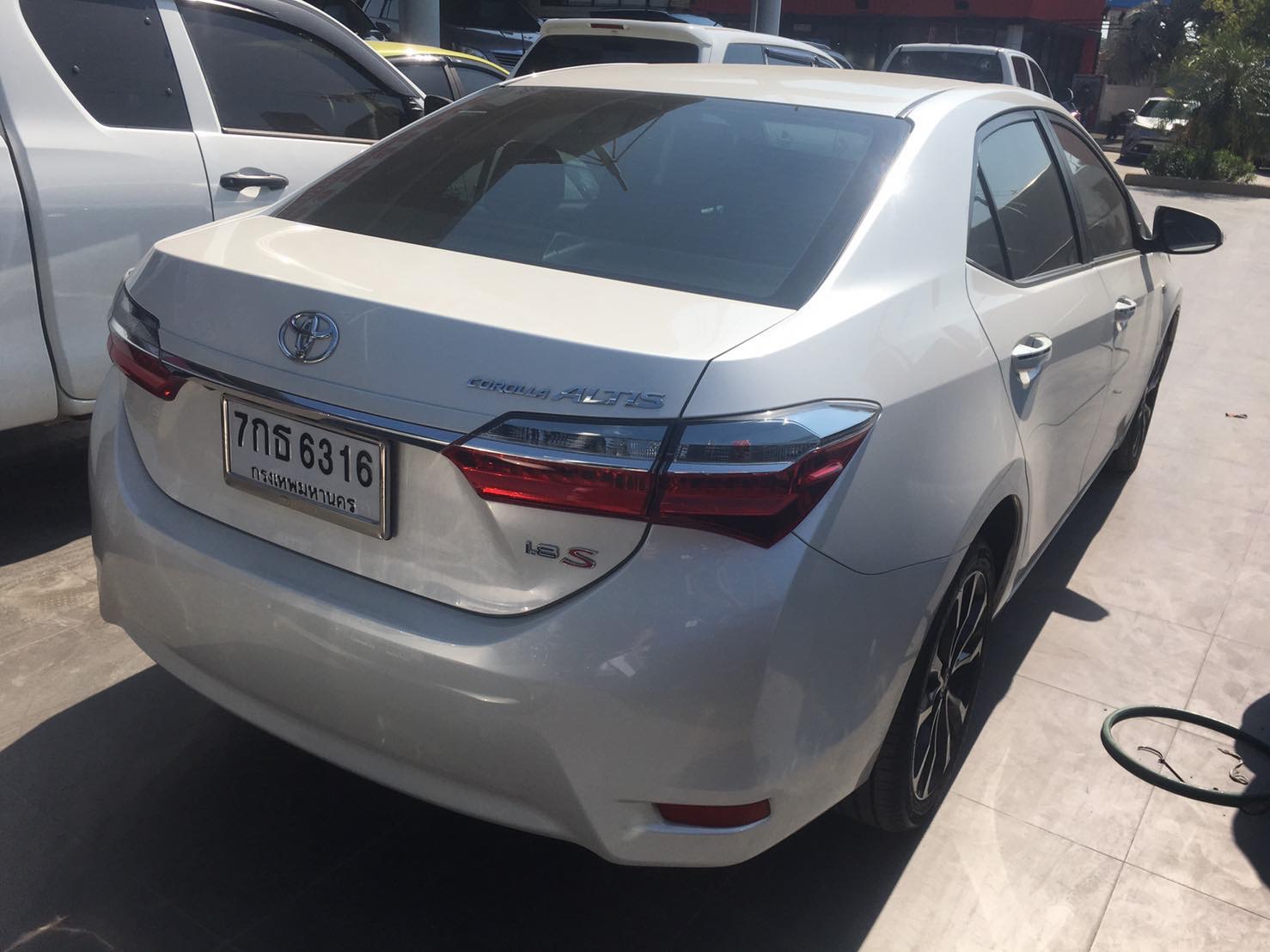 Toyota Corolla Altis ไมเนอร์เชนจ์ 17-19 ปี 2018 สีขาว (รูปที่ 5)