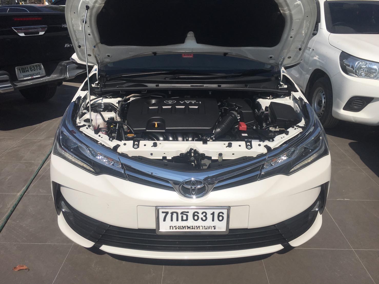 Toyota Corolla Altis ไมเนอร์เชนจ์ 17-19 ปี 2018 สีขาว