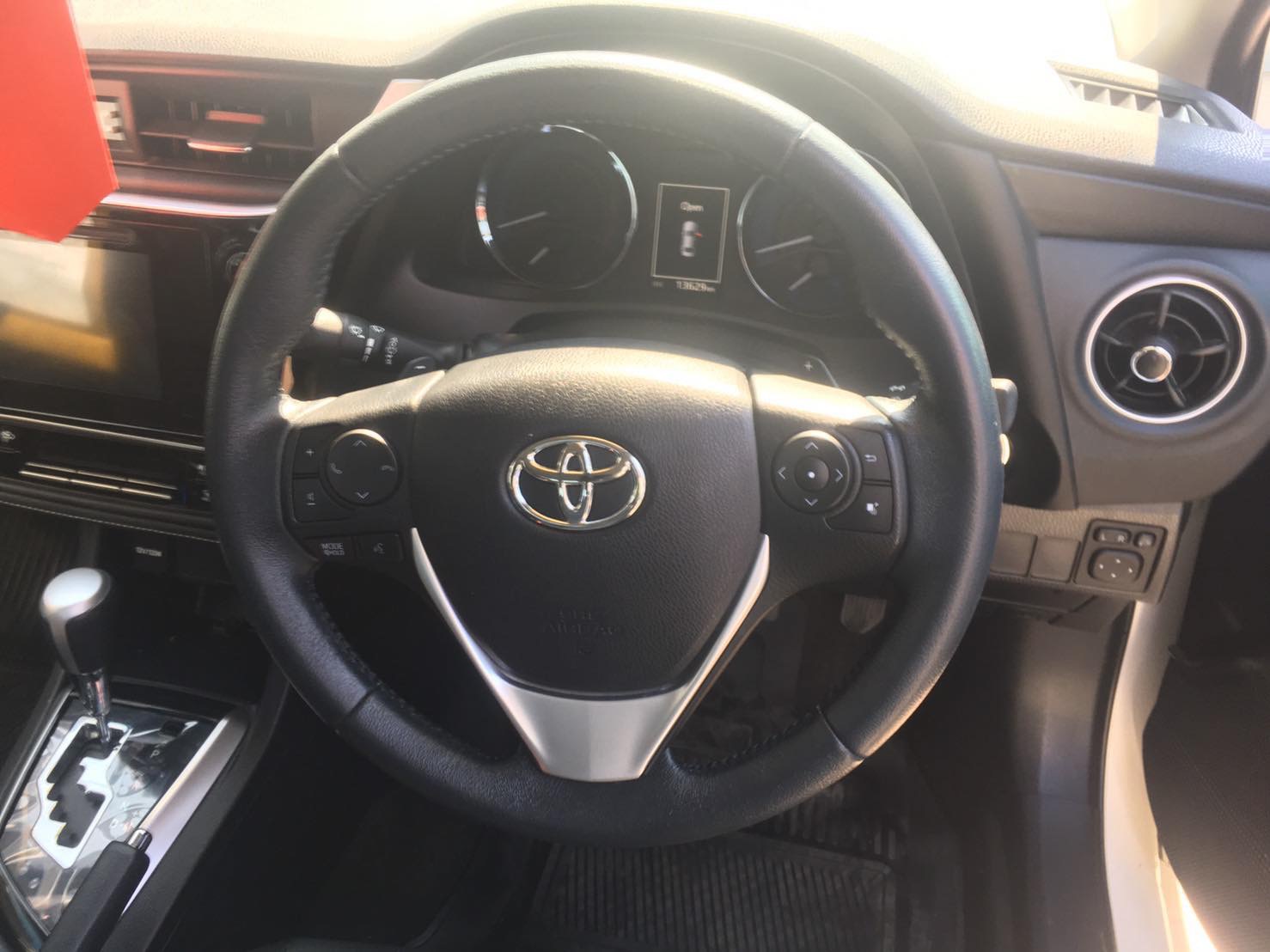 Toyota Corolla Altis ไมเนอร์เชนจ์ 17-19 ปี 2018 สีขาว (รูปที่ 8)