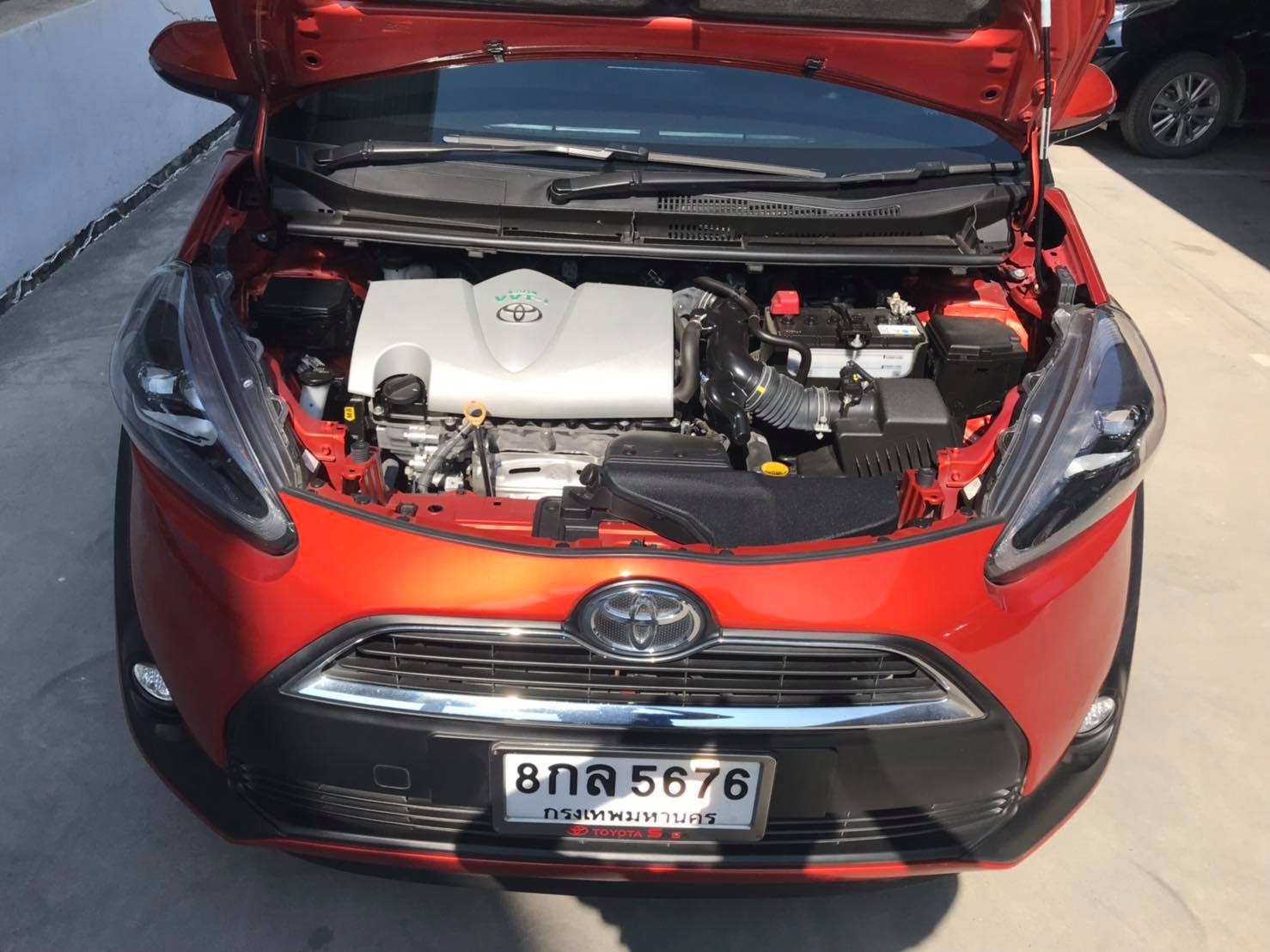Toyota Sienta ปี 2019 สีส้ม (รูปที่ 3)