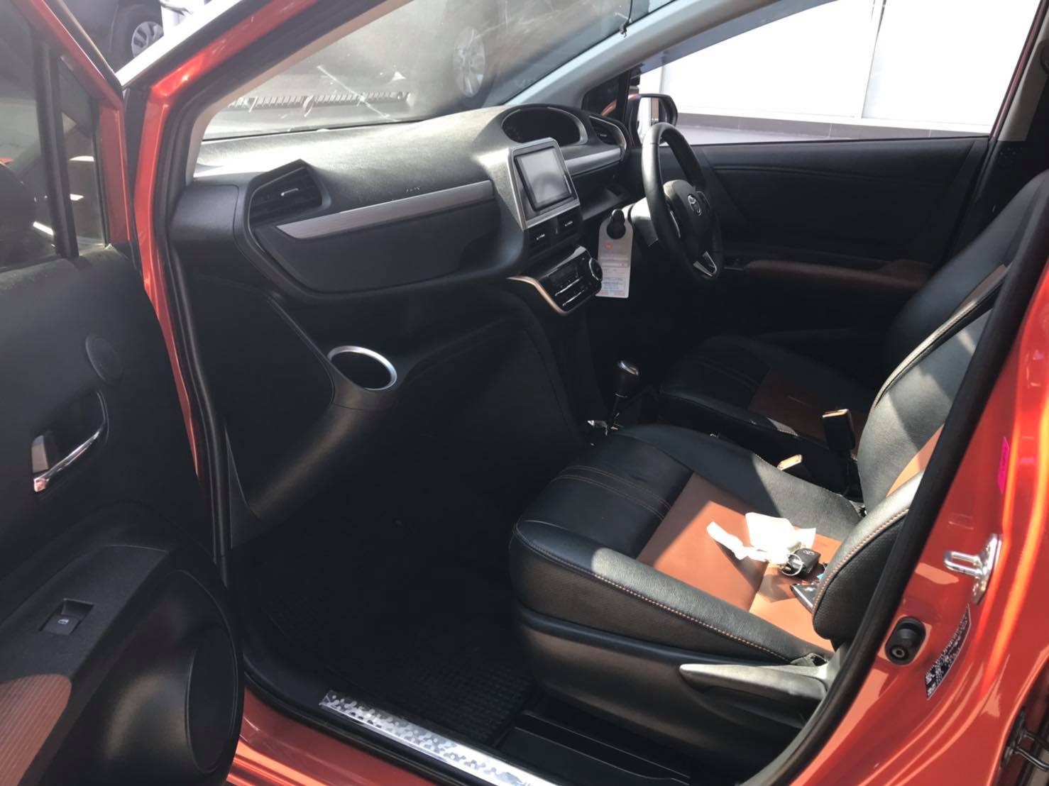 Toyota Sienta ปี 2019 สีส้ม (รูปที่ 14)