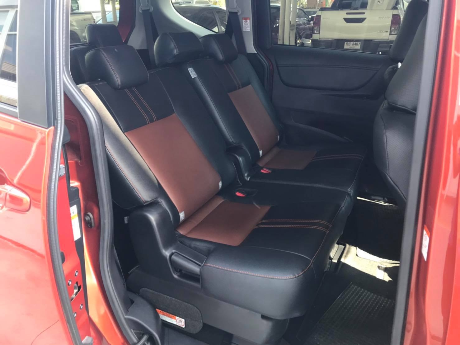 Toyota Sienta ปี 2019 สีส้ม (รูปที่ 5)