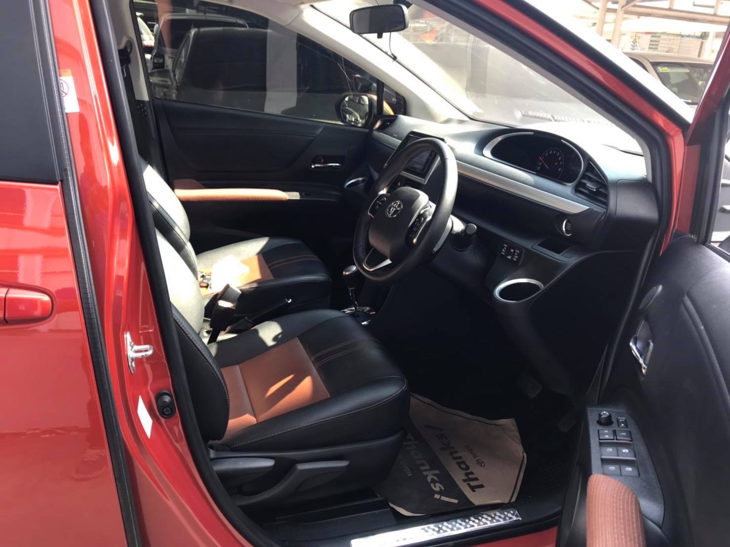 Toyota Sienta ปี 2019 สีส้ม (รูปที่ 8)
