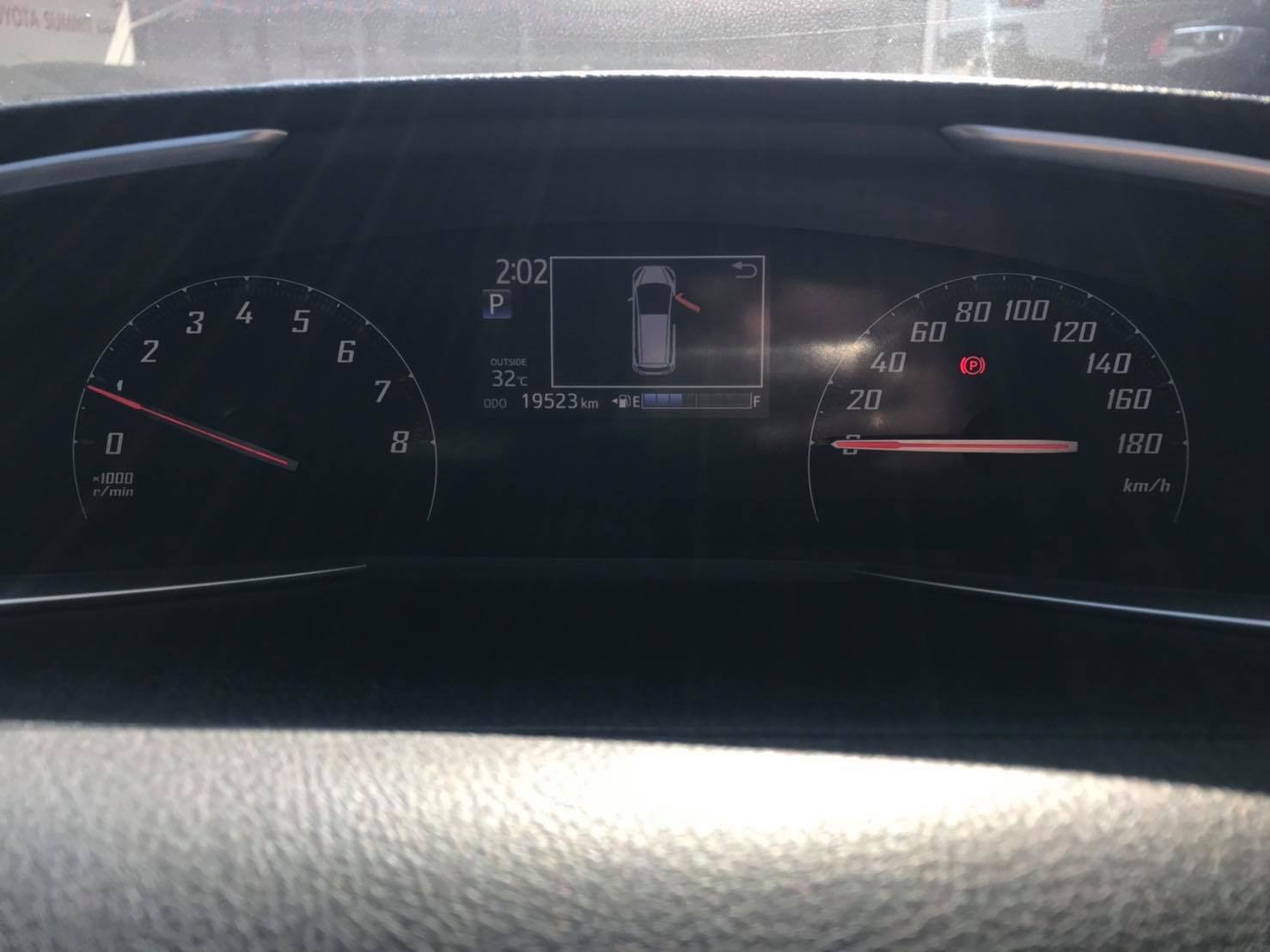 Toyota Sienta ปี 2019 สีส้ม (รูปที่ 4)
