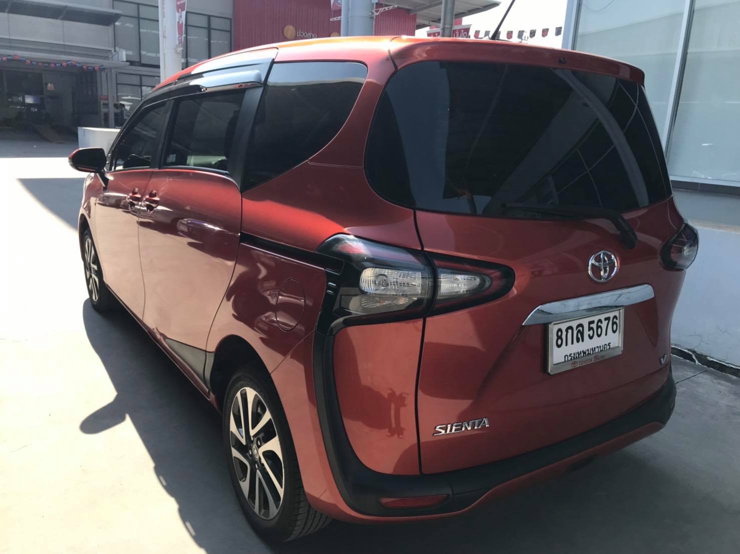 Toyota Sienta ปี 2019 สีส้ม
