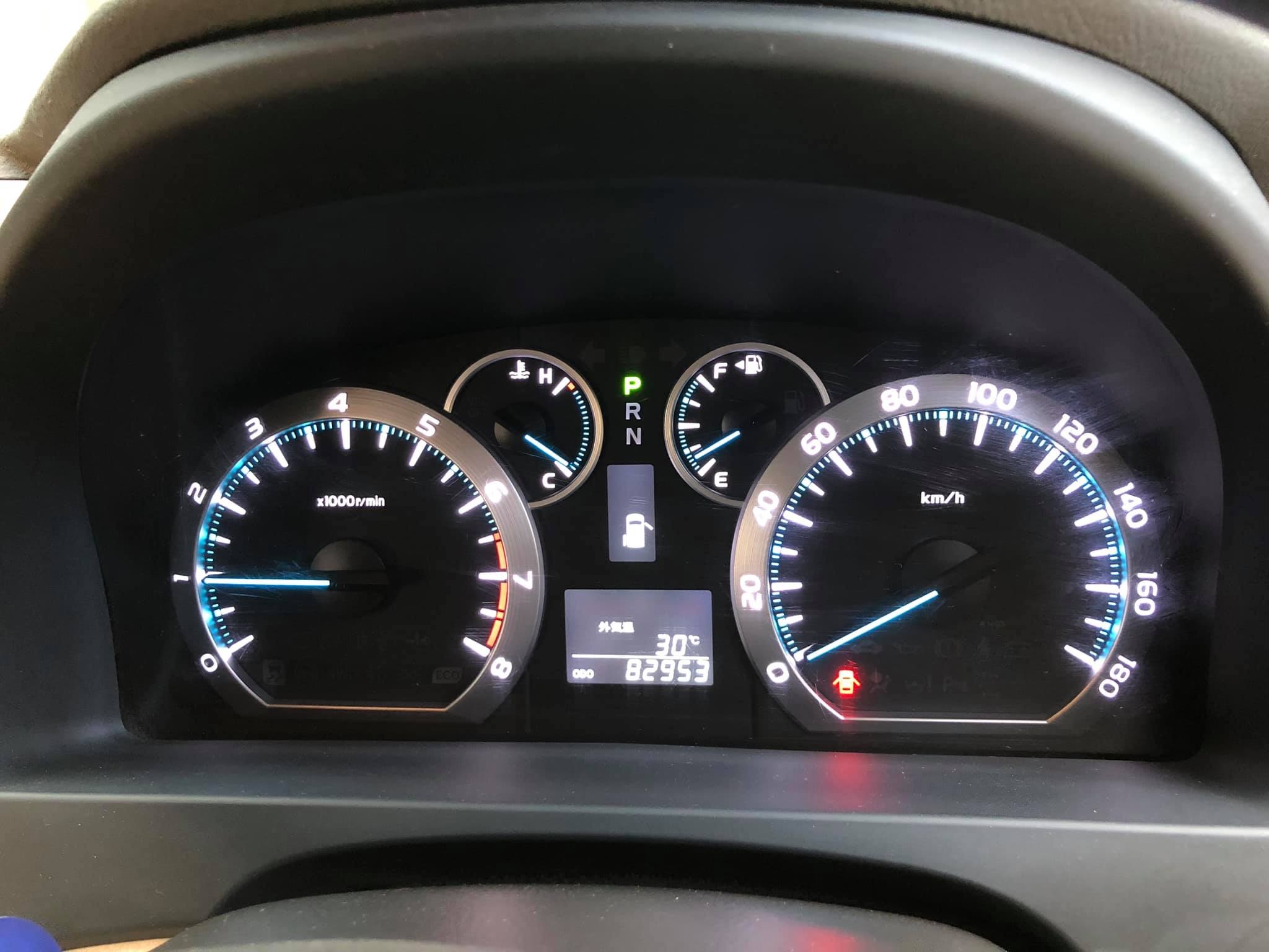 Toyota Alphard ปี 2010 สีขาว (รูปที่ 12)