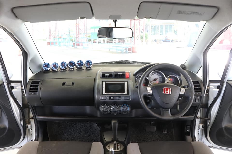 Honda Jazz GD ปี 2004 สีเงิน (รูปที่ 5)