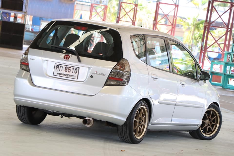Honda Jazz GD ปี 2004 สีเงิน (รูปที่ 2)