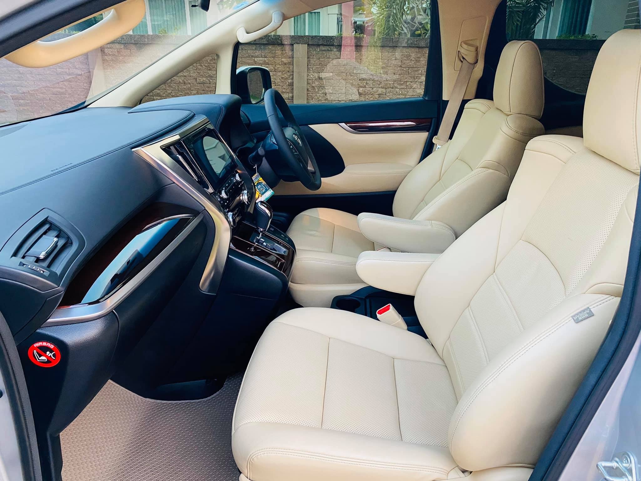 Toyota Alphard ปี 2017 สีขาว (รูปที่ 8)