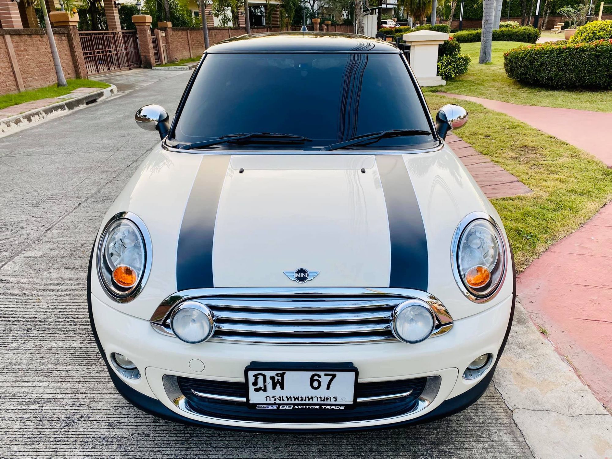 Mini Hatch (Cooper) Gen2 R56 ปี 2012 สีขาว (รูปที่ 2)