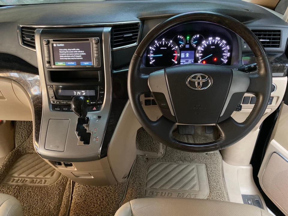 Toyota Alphard ปี 2013 สีดำ (รูปที่ 8)