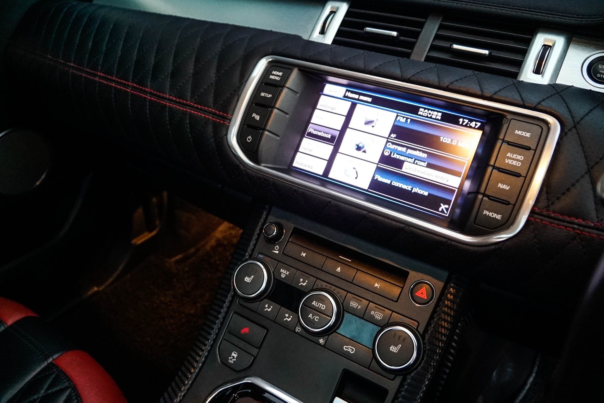 Land Rover Range Rover ปี 2013 สีขาว (รูปที่ 6)