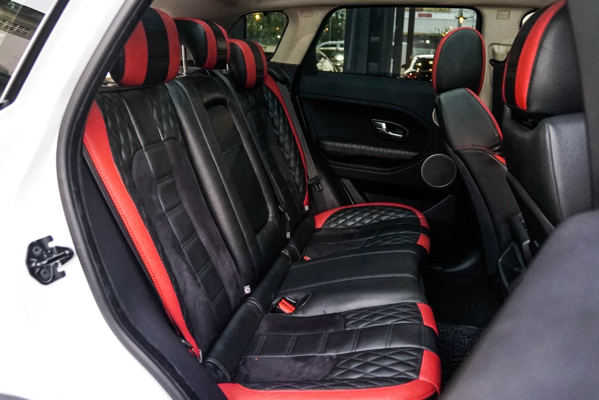 Land Rover Range Rover ปี 2013 สีขาว (รูปที่ 9)