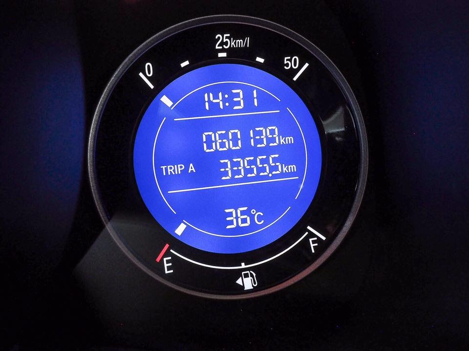 Honda Jazz GK ปี 2015 สีเหลือง (รูปที่ 10)
