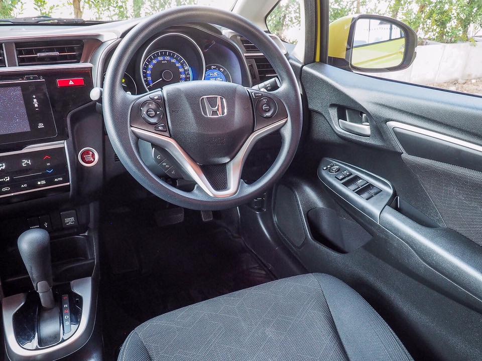 Honda Jazz GK ปี 2015 สีเหลือง