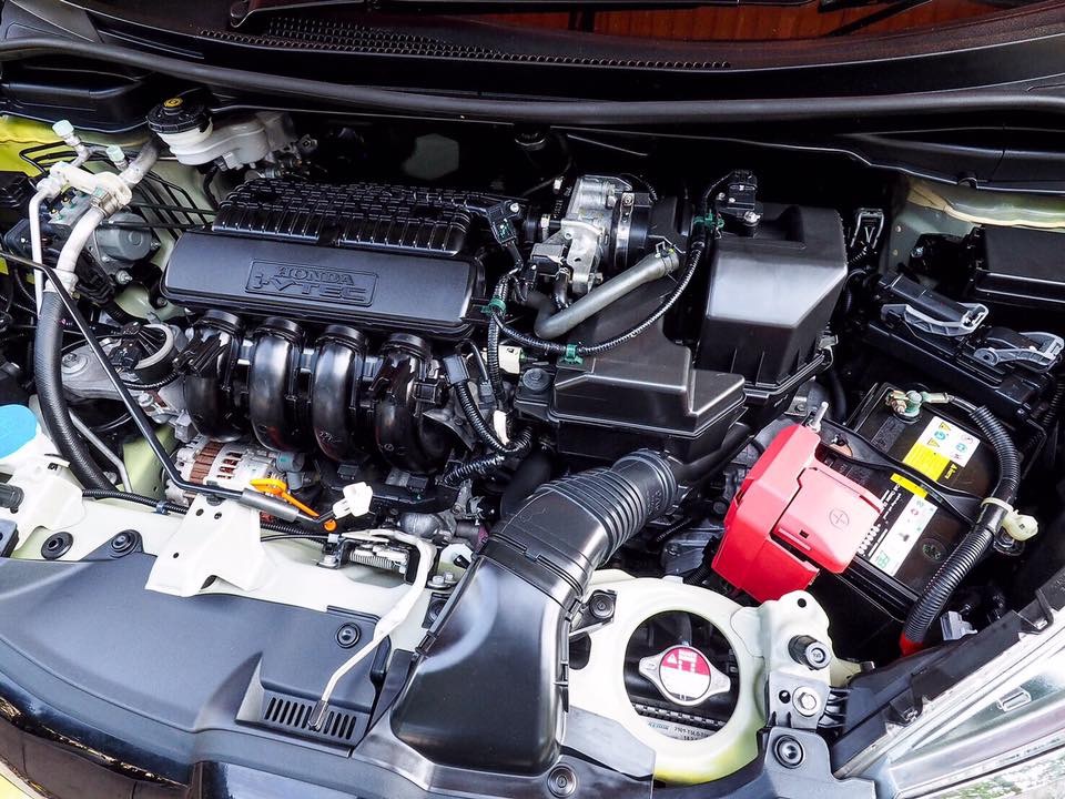 Honda Jazz GK ปี 2015 สีเหลือง (รูปที่ 16)