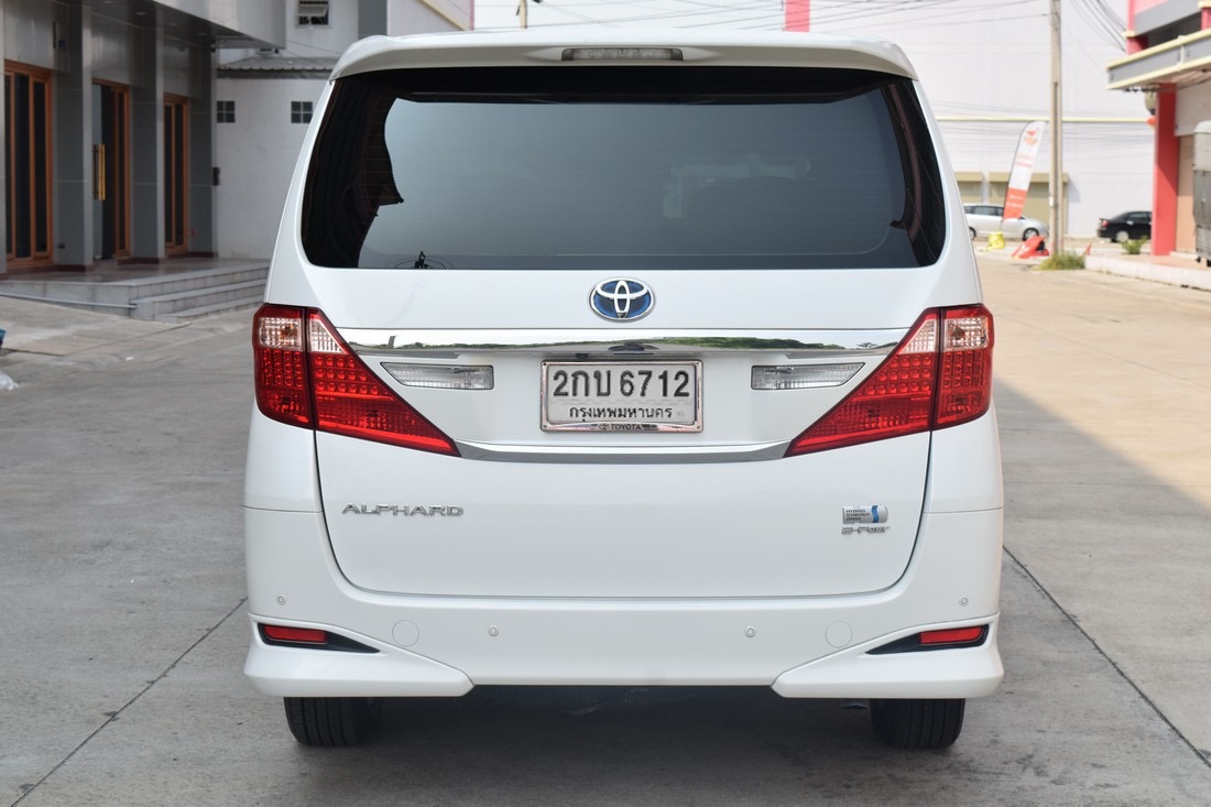 Toyota Alphard ปี 2013 สีขาว