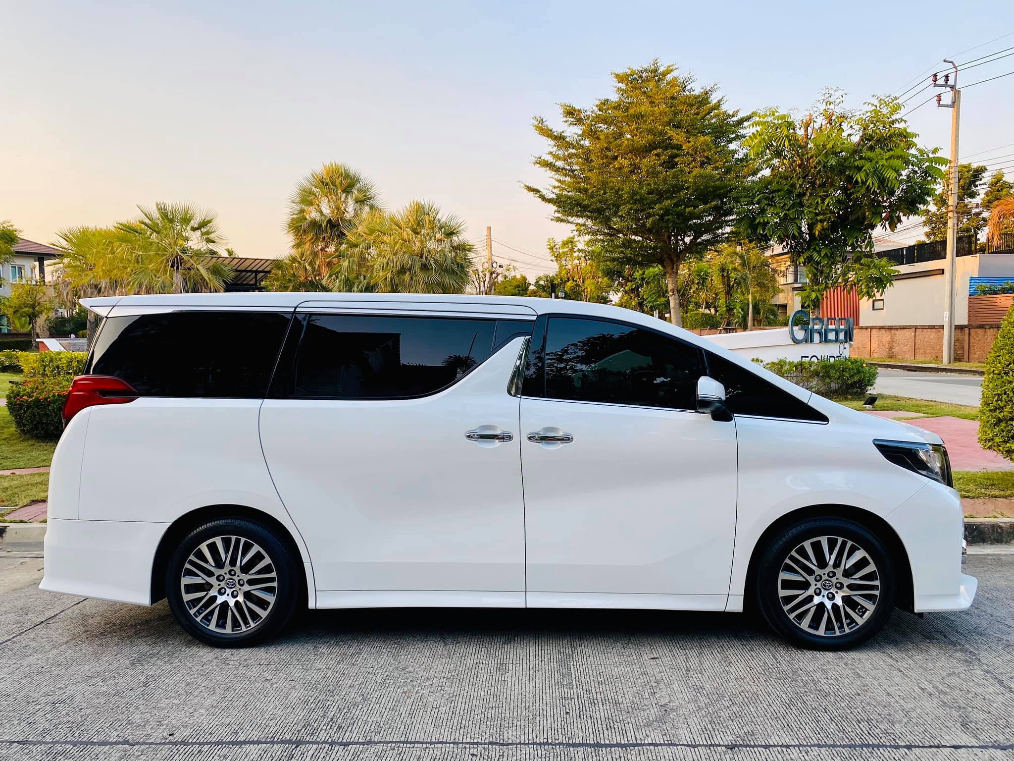 Toyota Alphard ปี 2016 สีขาว (รูปที่ 9)