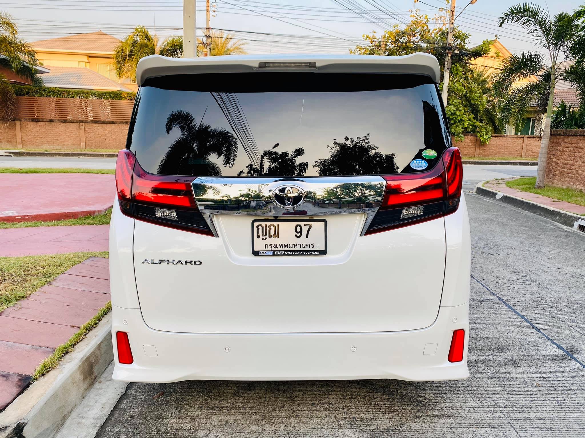 Toyota Alphard ปี 2016 สีขาว (รูปที่ 3)