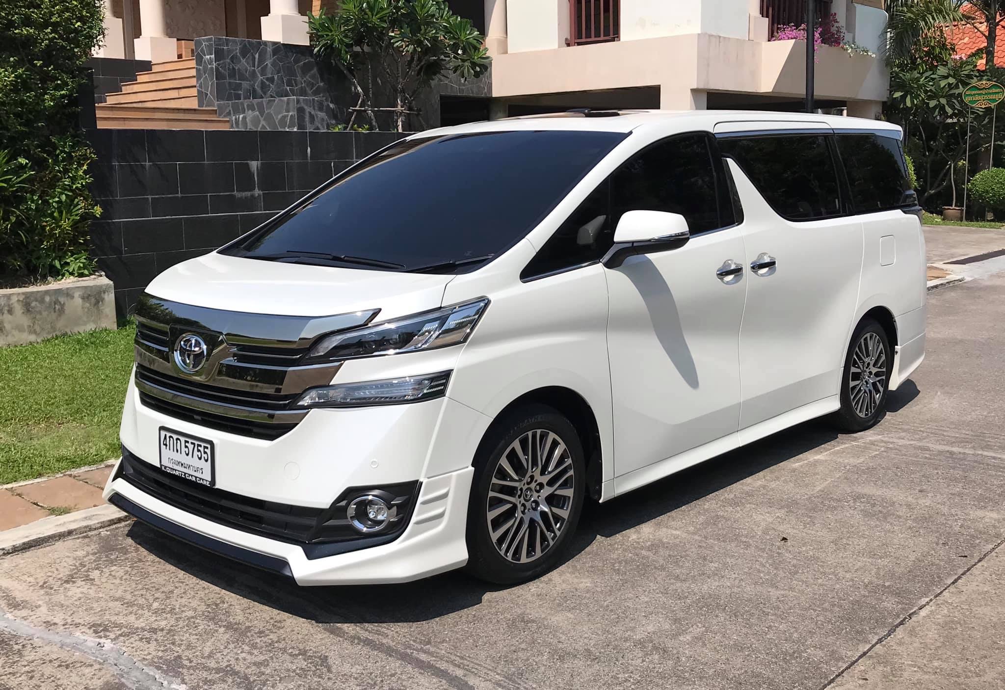 Toyota Vellfire ปี 2015 สีขาว