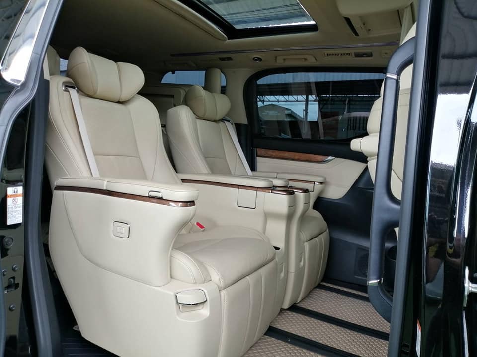 Toyota Alphard ปี 2017 สีดำ (รูปที่ 5)